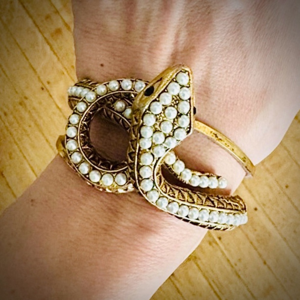 MISS ELLIE NYC Gold Snake Hinge Bangle Bracelet, Vintage Style, pearl accents